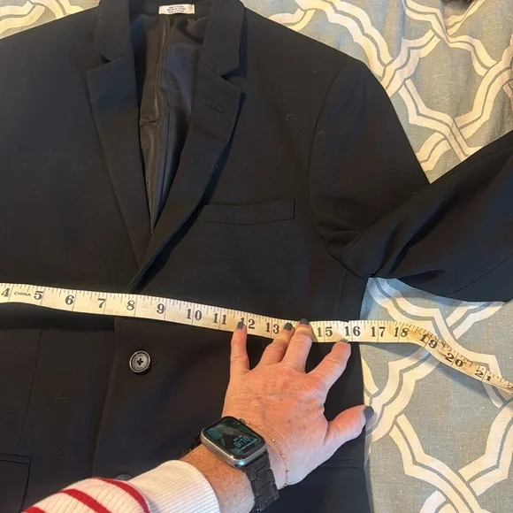 Boys Calvin Klein black 2 piece suit. 14 regular. 2 piece suit. Great basic suit - Picture 14 of 17